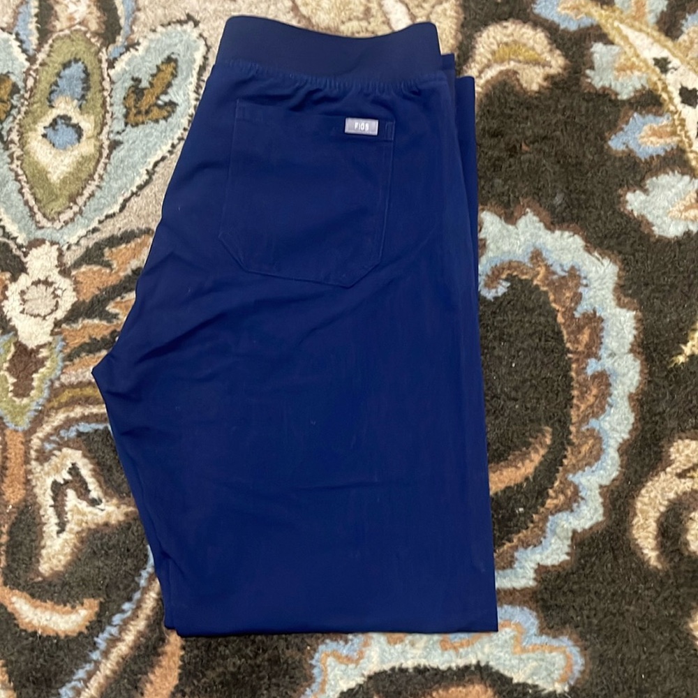 Figs basic scrub pants size L
